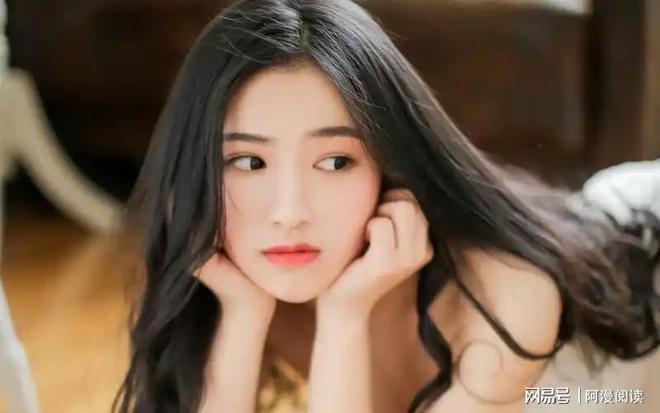_在我准备求婚时，却看见女友和她的白月光在深情拥吻，我清醒了_在我准备求婚时，却看见女友和她的白月光在深情拥吻，我清醒了