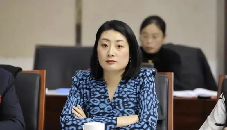 那些培养“亿万富翁”顶级名校，是“宗馥莉们”继承家业的底气