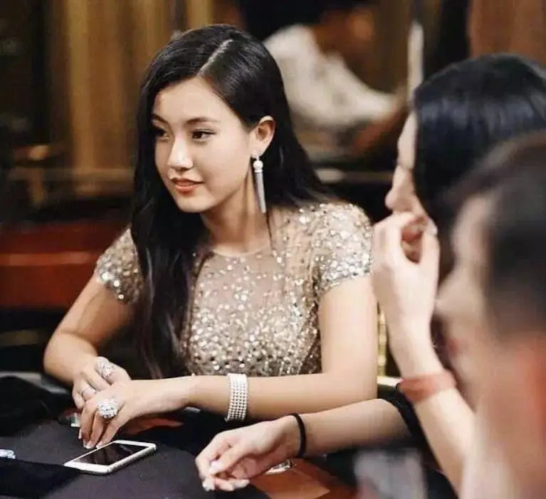 _那些培养“亿万富翁”顶级名校，是“宗馥莉们”继承家业的底气_那些培养“亿万富翁”顶级名校，是“宗馥莉们”继承家业的底气