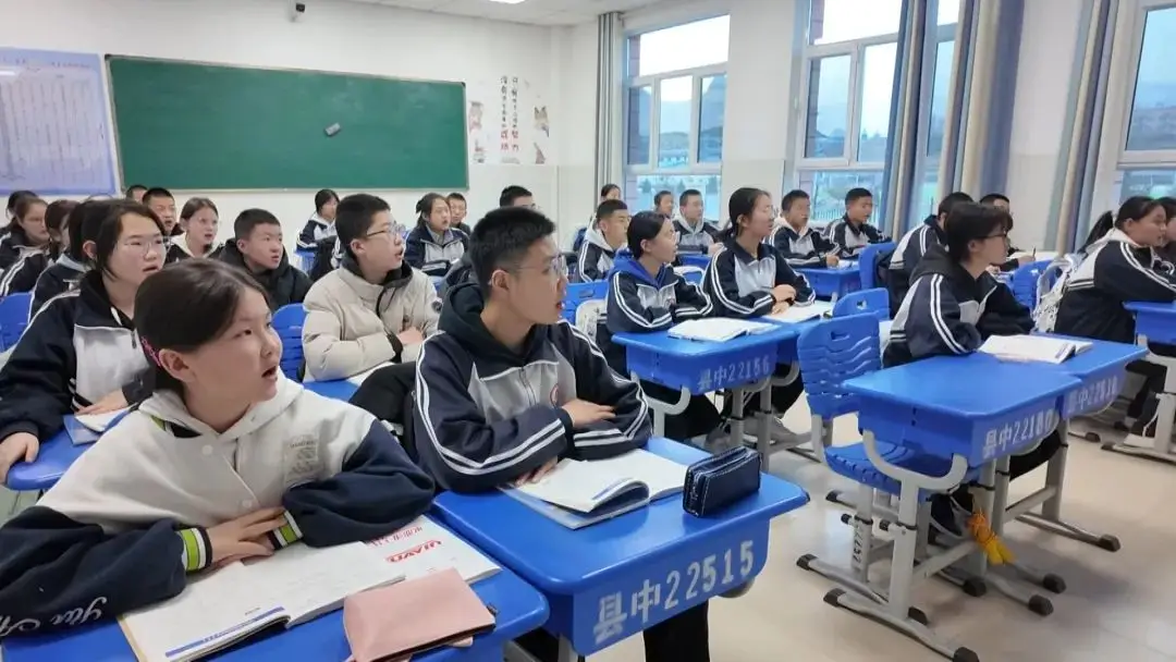 优化管理提质量 实干笃行硕果丰 ——阿克塞县2025年高考再创佳绩__优化管理提质量 实干笃行硕果丰 ——阿克塞县2025年高考再创佳绩