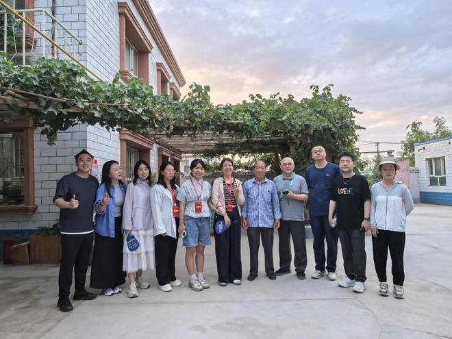 从“戈壁仙草”看防沙治沙的“新疆智慧”__从“戈壁仙草”看防沙治沙的“新疆智慧”