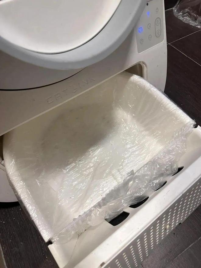 _被年轻人的“保鲜膜套用法”惊呆了！换个思路后，没想到妙用无穷_被年轻人的“保鲜膜套用法”惊呆了！换个思路后，没想到妙用无穷