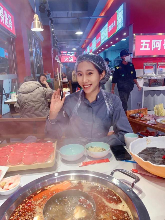 _被年轻人的“保鲜膜套用法”惊呆了！换个思路后，没想到妙用无穷_被年轻人的“保鲜膜套用法”惊呆了！换个思路后，没想到妙用无穷