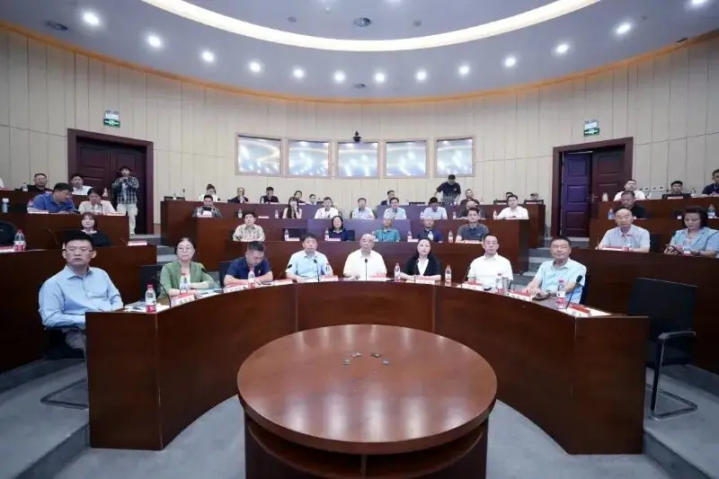 2025年高校毕业生国际就业实习交流研讨会在黄河科技学院成功举办